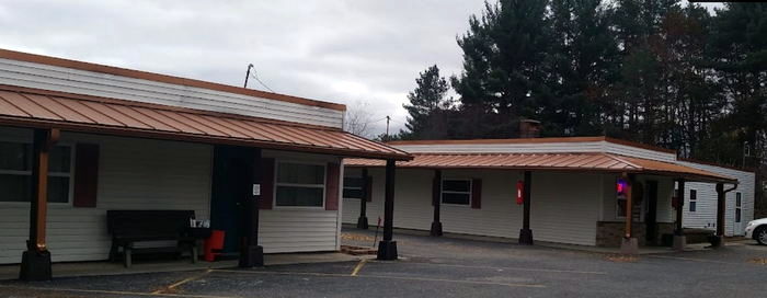 Tour-Inn Motel (Tour-In Motel) - Web Listing (newer photo)